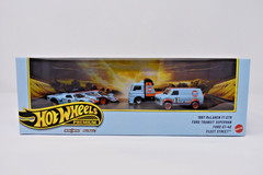 Hot Wheels Premium Gulf Racing Team Transport Set McLaren F1 GTR Ford GT40