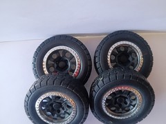 Jada Just Trucks 1 :24 Scale 4X4 Wheels & Tires For 2011 SVT Ford Raptor