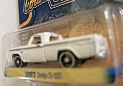 Greenlight 1967 DODGE D-100 White short bed Pickup Truck Country Roads Series