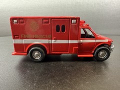 Fire Rescue Ambulance Diecast Toy Emergency Vehicle New Other Unboxed