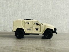 US ARMY TACTICAL UNIT MILITARY ARMORED VEHICLE RARE DESERT SAND DIECAST MODEL