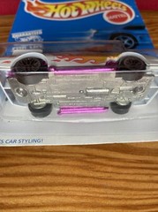 1997 Hot Wheels Blue Card Collector #599 CHEVROLET CAMARO Wind LW White Pink Car