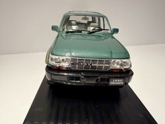 Toyota Land Cruiser 1992 Green 1/18 Scale Diecast Model Car