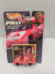 Hot Wheels Collector 1997 1st edition #21 Michael Waltrip 1:64 Diecast NASCAR