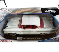 Maisto 1957 Chevrolet Bel Air Coupe 1:18 Diecast Car White Special Ed Boxed