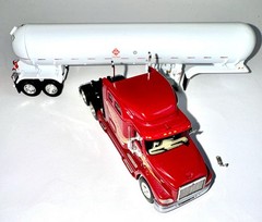 DCP First Gear 1/64 White Red International 9200 9400 Eagle Tanker Trailer Rare