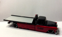 1957 Chevrolet Flatbed Hauler Maisto Design Transport – Tow Truck 1/64