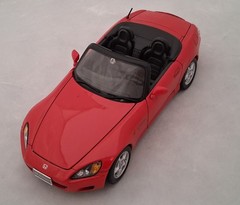 2000 Honda S2000 1:18 Diecast (Red) : Maisto