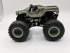 Monster Jam Soldier Fortune Olive Green 1:64 Diecast Army