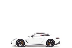 (Damaged Box) NZG 1:18 Mercedes-Benz AMG GT63 4Matic+ in Opalite White Magno