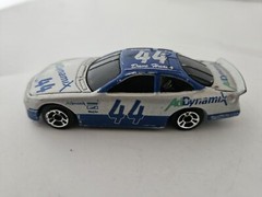 Maisto Ford Taurus 44 AdDynamix Diecast Toy Car