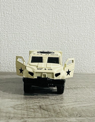 US ARMY TACTICAL UNIT MILITARY ARMORED VEHICLE RARE DESERT SAND DIECAST MODEL