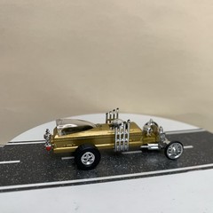1999 Johnny Lightning Episode 2 The Munsters Drag-U-La Coffin Hot Rod Gold NM