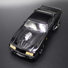 1973 FORD FALCON XB MAD MAX RARE 1:64 COLLECTIBLE DIORAMA DIECAST MODEL CAR