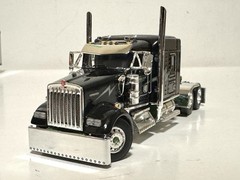 RARE! 1/64 DCP Black Kenworth W900 L & Chrome Van Trailer JERRY LINANDER #33722