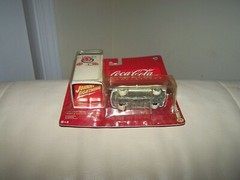 2005-JOHNNY WHITE LIGHTNING-COCA COLA- TIN BOX SERIES- #3 -1998 CORVETTE-MIB