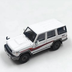 Classic Land Cruiser LC76 1:64 Scale Model – Detailed Diecast Collection