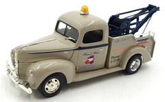 Ertl 1/25 Scale Diecast H815 – 1940 Ford Wrecker – Minute Man