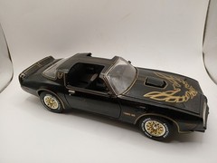 Ertl American Muscle Smokey And The Bandit 1977 Pontiac Firebird Trans AM 1:18