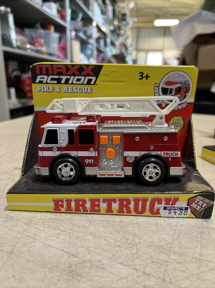 Maxx Action Fire Truck Rescue Vehicle w/ Lights & Sound Rev Motor 3 Yrs Old+ NEW