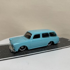 Maisto Design 66-69 1967 VW Volkswagen 1600 Squareback Wagon Light Blue 1:64 NM