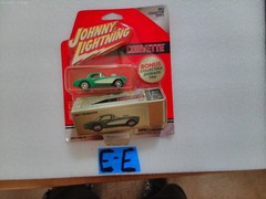 1957 CHEVY CORVETTE ROADSTER # 26 STORAGE TIN PRO JOHNNY LIGHTNING JL 1:64 E-E