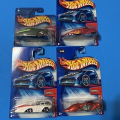 Hot wheels car lot of 4 cars as seen in picture. (Lot#12)