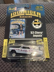 Revell Lowrider Magazine 1963 Chevy Impala Diecast Car White 1/64 2003 Vintage