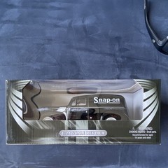 Snap-on Limited Edition 1:24 Scale Black Diecast Metal Collectible