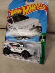 💎 2024 Hot Wheels #14 HW Green Speed 2/10 VOLVO XC40 RECHARGE White