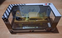 M2 Machines Chase 1 of 500 Hurst 1969 Chevrolet Camaro SS RS R92 Gold 1:24 Scale