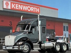 1/64 DCP GRAY/BLACK KENWORTH T680 W/ MID-ROOF SLEEPER