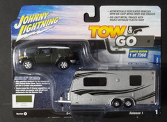 JOHNNY LIGHTNING – GREEN – 2010 TOYOTA FJ CRUISER WITH CAMPER TRAILER