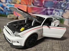 Maisto Special Edition 2014 Ford Mustang GT Street Racer 1:24 Diecast Car NO BOX