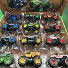 NEW Monster Jam Exclusive 12-Pack Box Die-Cast Monster Trucks 1:64 W Poster