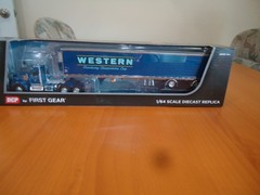 DCP 1st Gear 1/64 Kenworth W900 Day Cab Western Refrigerator Spread Axle Trailer