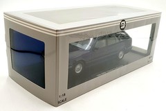 Triple9 1/18 Scale Diecast T9-1800403 – BMW 5 Series Touring E34 Techno Violett