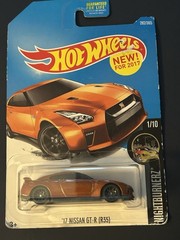 2015 hot wheels Nightburnerz ‘17 Nissan GT-R (R35)