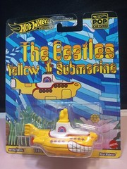 Hot Wheels Premium Pop Culture The Beatles Yellow Submarine Real Riders Must See