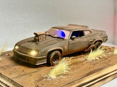 1/24 Diorama “Mad Max” Movie Ford Falcon XB Police Interceptor Weathered Muddy