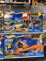 1/64 HOT WHEELS ATOMIX PLAY SETS NUMBER 5-8 QUANTITY OF 4
