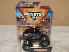 Monster Jam 2024-2025 GRANDMA GRAVE DIGGER (Series 39 Retro Rebels) 1/64 Scale