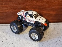 Monster Jam Truck MONSTER MUTT DALMATIAN Ears Down 1:64 Combined Shipping