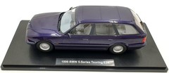 Triple9 1/18 Scale Diecast T9-1800403 – BMW 5 Series Touring E34 Techno Violett