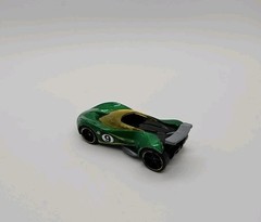 HOT WHEELS #9 LOTUS CONCEPT GREEN 1:64 DIECAST 2 7/8″ RACE CAR WITH YELLOW