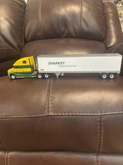 First Gear Mack Vision 1:54 Sharkey Transportation Tractor & 48′ Trailer 50-0157
