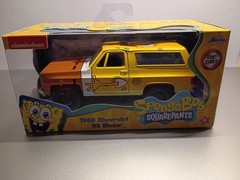 SPONGEBOB SQUAREPANTS 1980 CHEVROLET K5 BLAZER DIECAST 1:32 SCALE NEW MUST SEE!