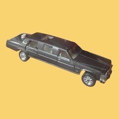 KINTOY Black Stretch Limousine Diecast 5 Inch Opening Doors Sunroof Vintage