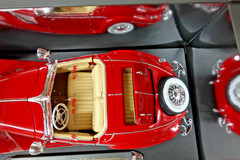 Maisto 36862 Red 1936 Mercedes Benz 500 K TYP Special Roadster 1:18 Scale