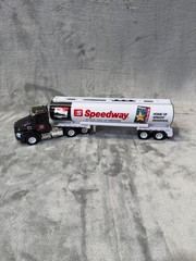 Speedway Mack Anthem Day Cab Fuel Tanker Trailer 5th In Series Lights Sounds